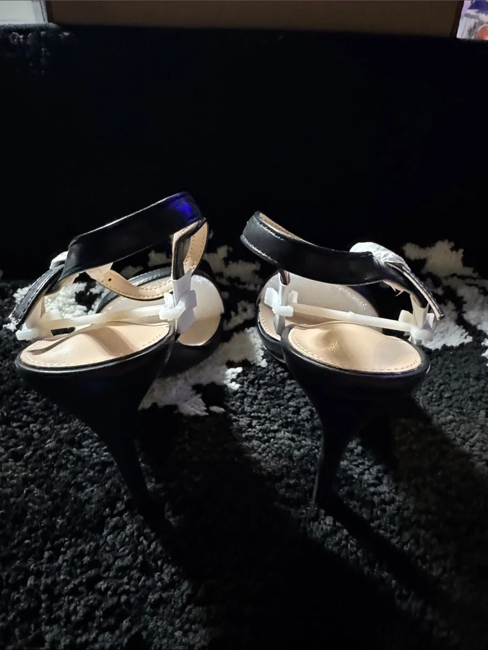 NWT size 8 Women's Black and White Strappy High Heel Sandals